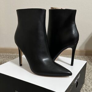 Nine West Black Heeled Farrah Boots NWT